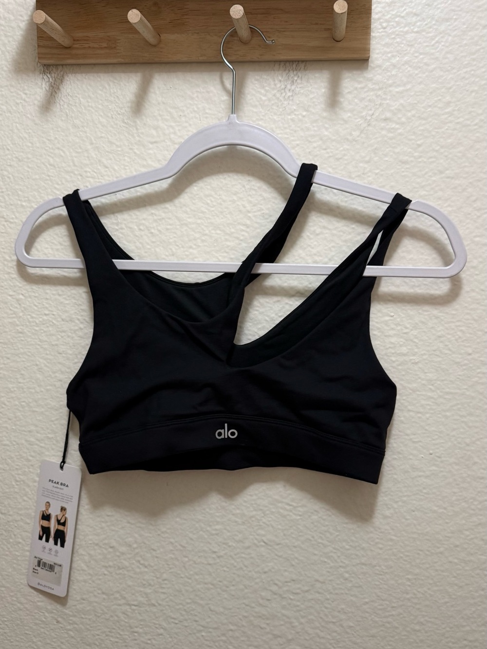 NWT Alo Yoga Peak Bra